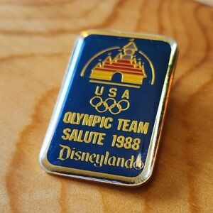 Disneyland 1988 Olympic Team Salute “Sleeping Beauty Castle”Commemorative Pin